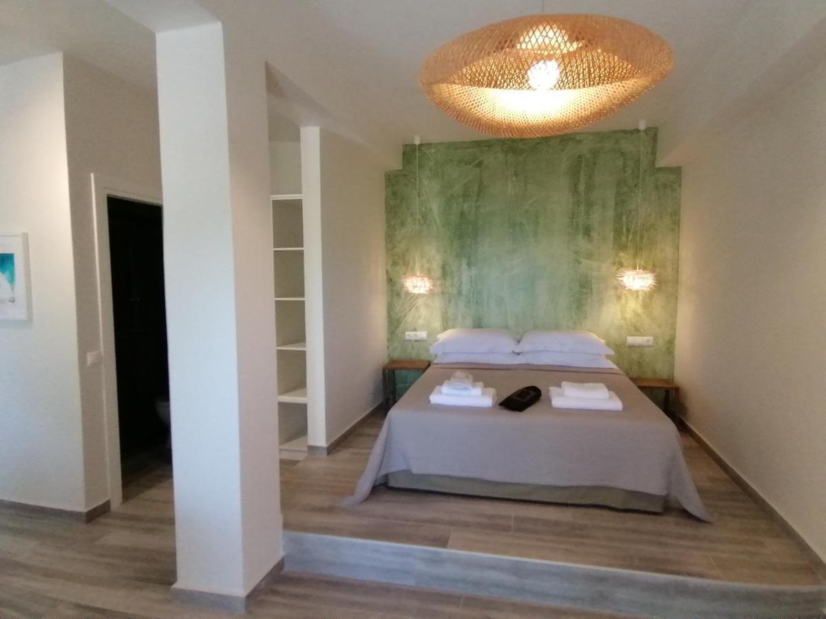 Villa Nena - Studio Suites Каламі Екстер'єр фото