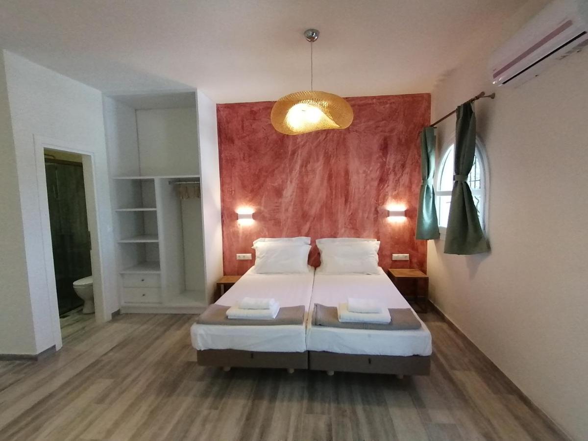 Villa Nena - Studio Suites Каламі Екстер'єр фото