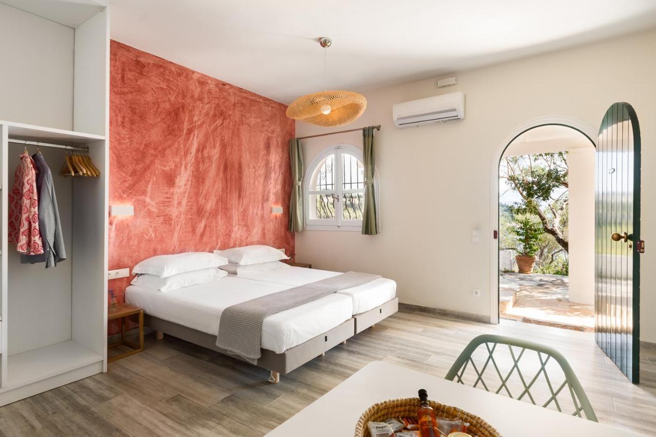 Villa Nena - Studio Suites Каламі Екстер'єр фото